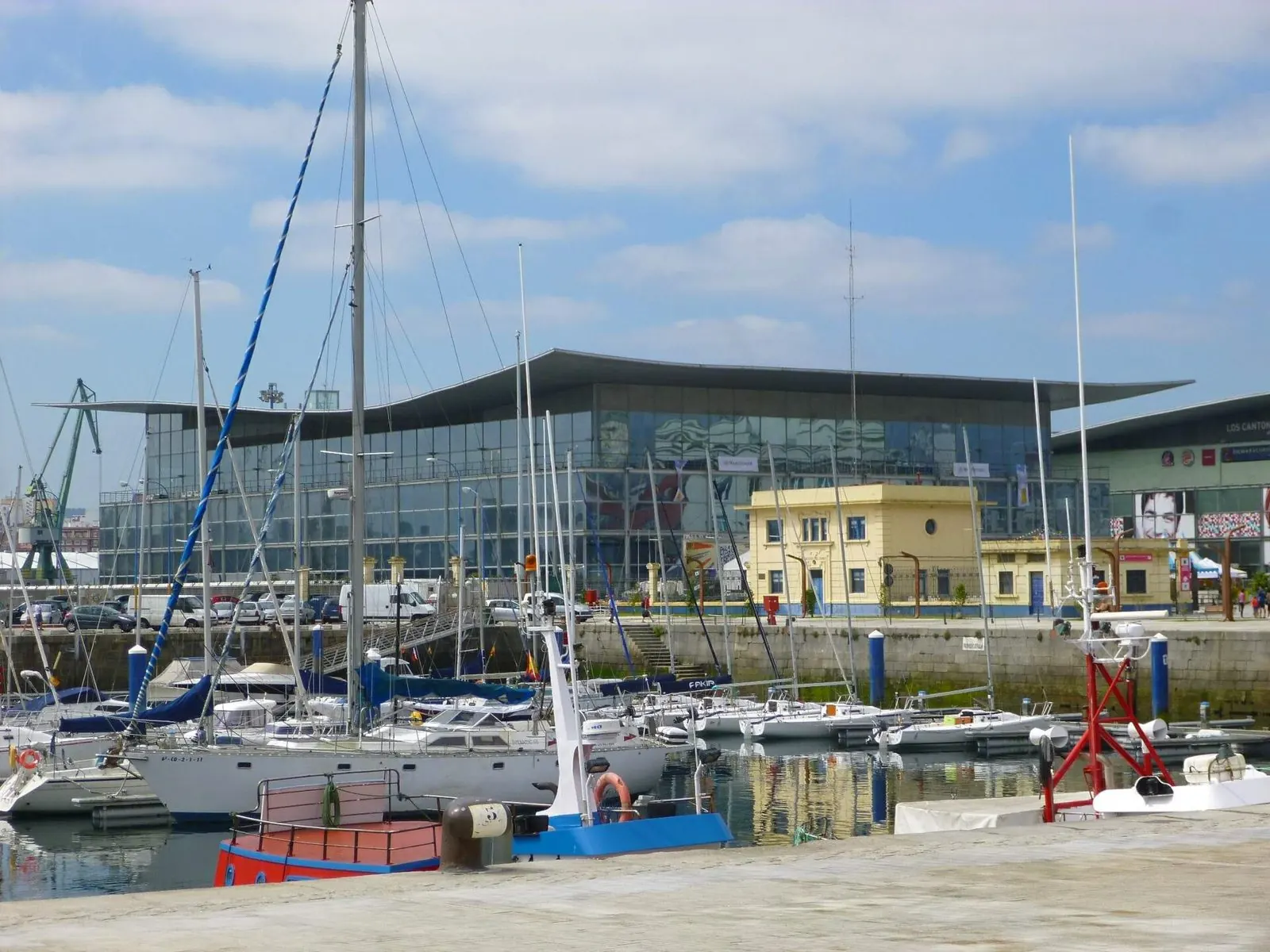 Puerto de A Coruña y el Palacio de Exposiciones, cerca de nuestra oficina